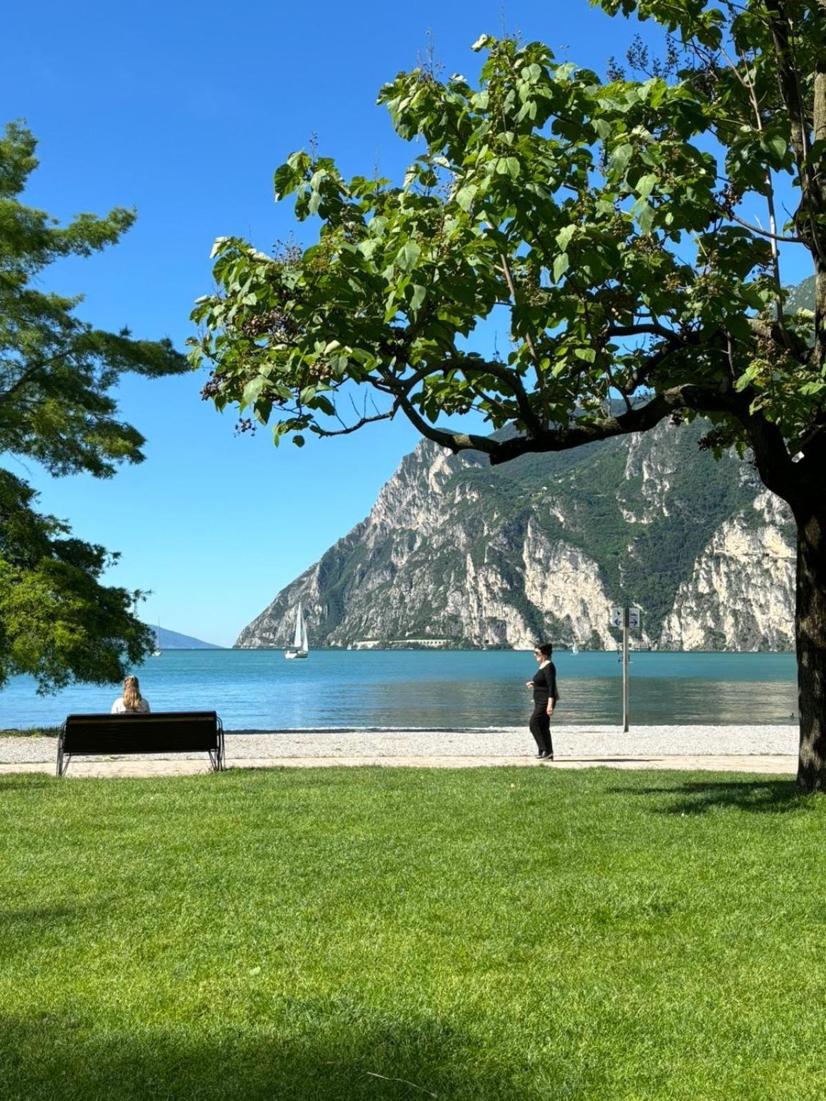 Garden & Pool Perugini Apartment Torbole Sul Garda Exterior photo